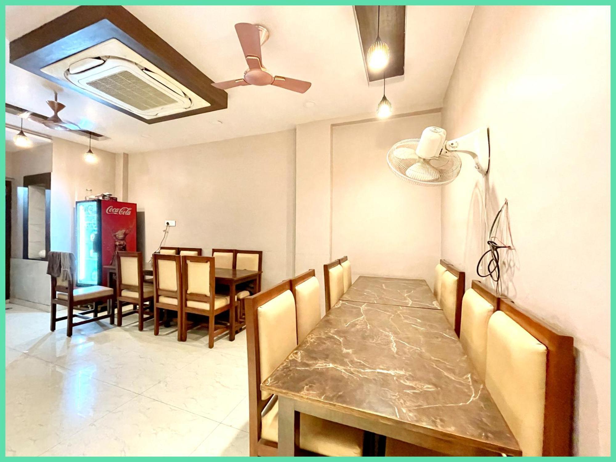 Nandini Palace ! ! ! Fully-air-conditioned-hotel Family-friendly-hotel, Near-kashi-vishwanath-temple And Ganga Ghat Hotel